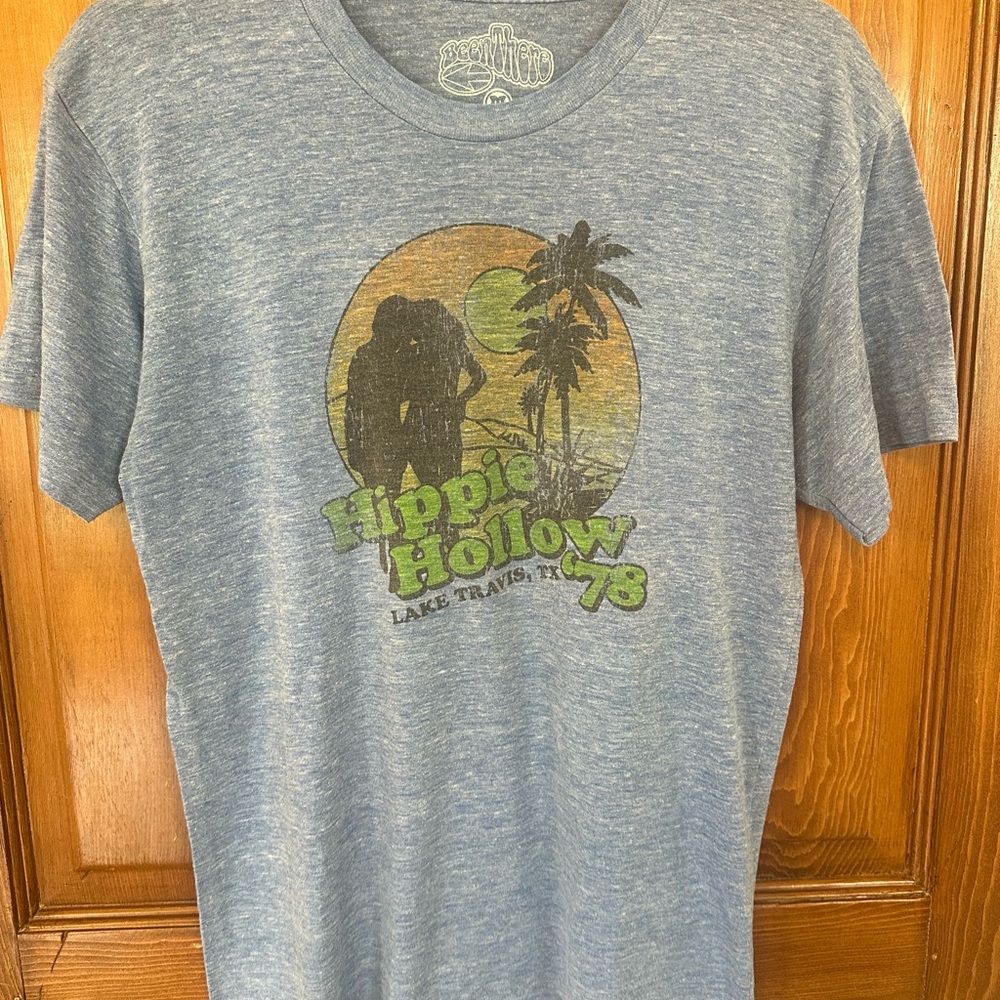 Hippie Hollow '78 Graphic Tee - Light Blue